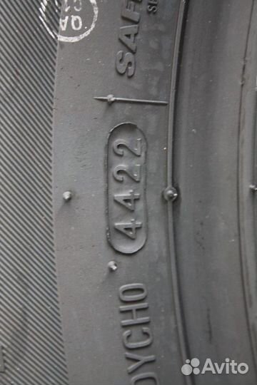 Kumho Ecsta HS52 215/60 R17 100V