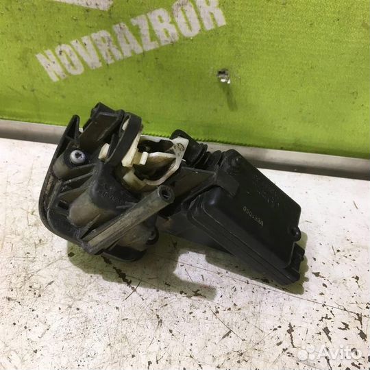 Кнопка открывания багажника Рено Клио 2 Симбол