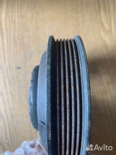 Шкив коленвала Golf III/Vento 1991-1997 (037105255