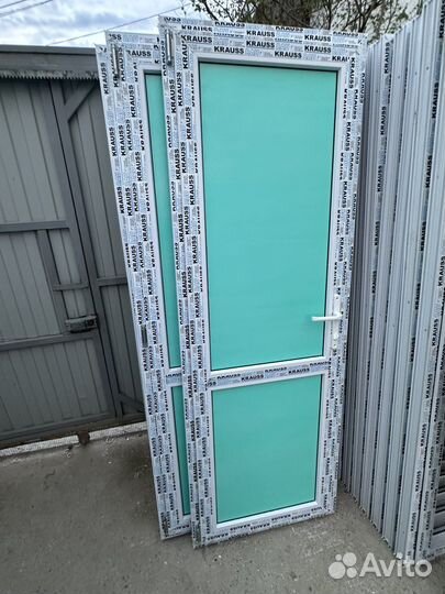 Пластиковые двери 70 на 200 не Б/У