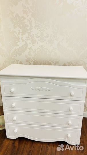 Комплект детская кроватка, пеленальный стол комод