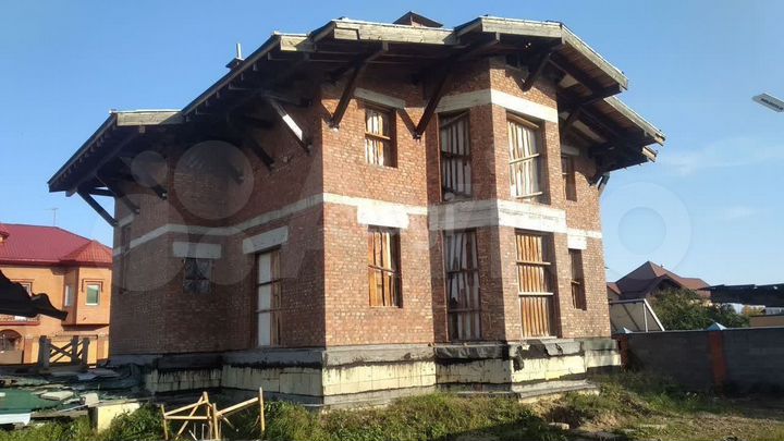 Дом 330 м² на участке 9,1 сот.