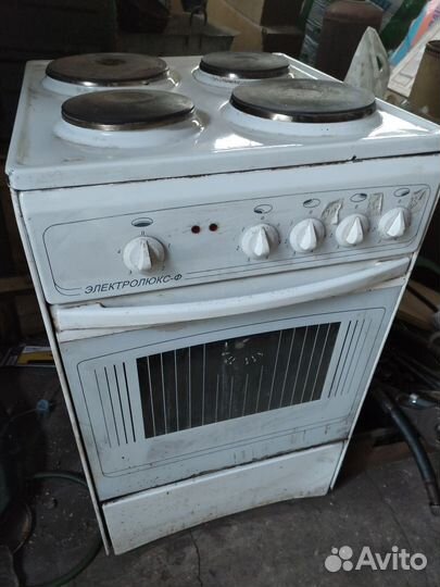 Продаю электроплиту Электролюкс