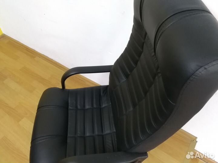Кресло руководителя Атлант (кожа) Новое