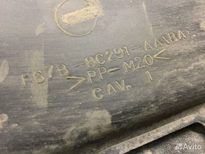 Кожух замка капота Ford Explorer U2 1995-2001