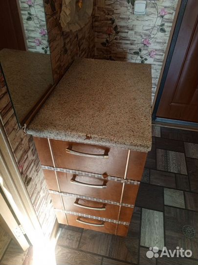 Продам кухонный гарнитуры бу