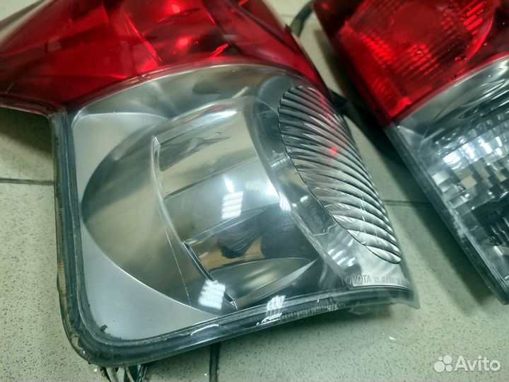 Фонари задние Toyota Tundra ll