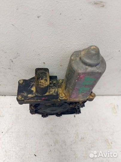 Моторчик заднего левого стеклоподъемника