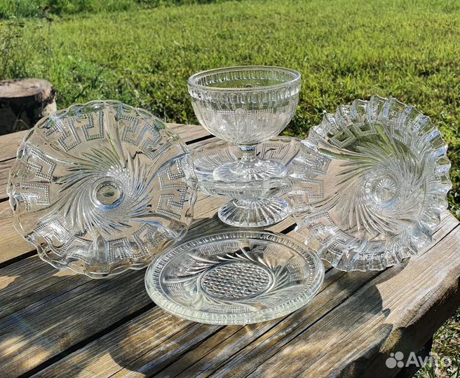 Антикварные вазы на ножке стекло Мальцов