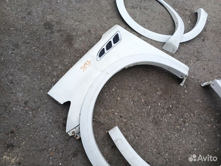 Переднее крыло левое правое Infiniti QX56/QX80