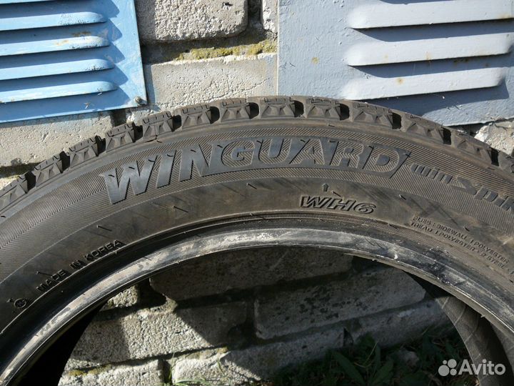 Roadstone Winguard WinSpike 215/50 R17 95T