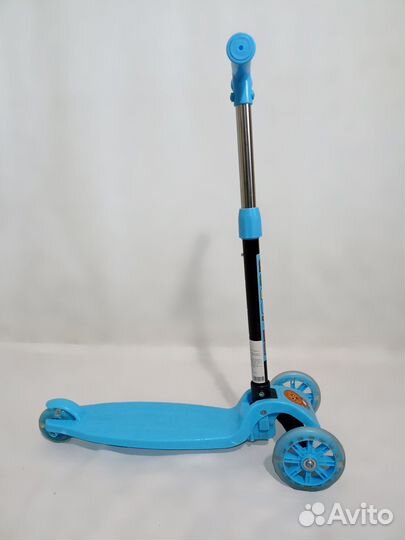 Детские самокаты новые, разные цветы
