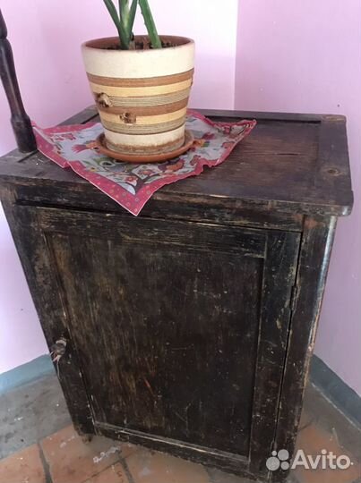 Тумбочка старинная