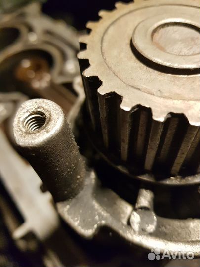 Помпа Volkswagen Passat Б5 1.6 AHL