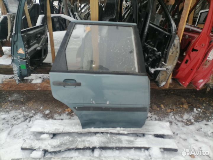 Дверь задняя правая Volvo 440, 460