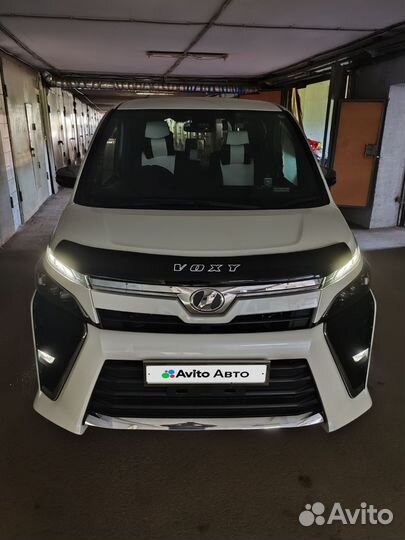 Toyota Voxy 2.0 CVT, 2018, 42 000 км