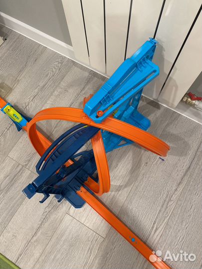 Гоночный трек hot wheels бесконечная петля