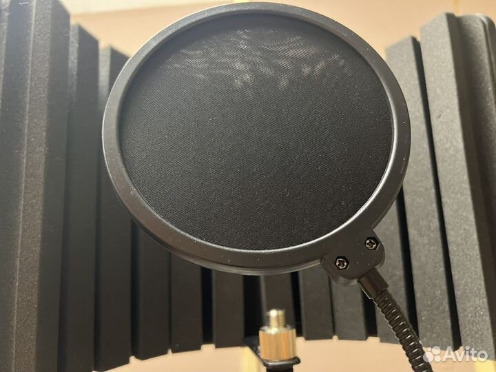 Студийный микрофон