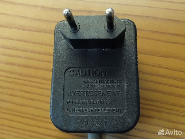 Зарядки и кабели для телефонов и смартфонов б/у