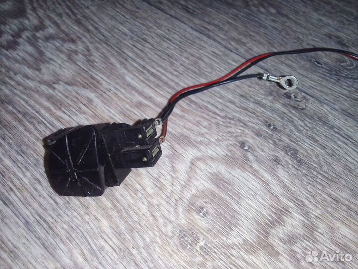 Металлический кронштейн/кнопки сигнала