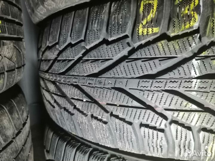 Nokian Tyres Hakkapeliitta R2 SUV 235/65 R18