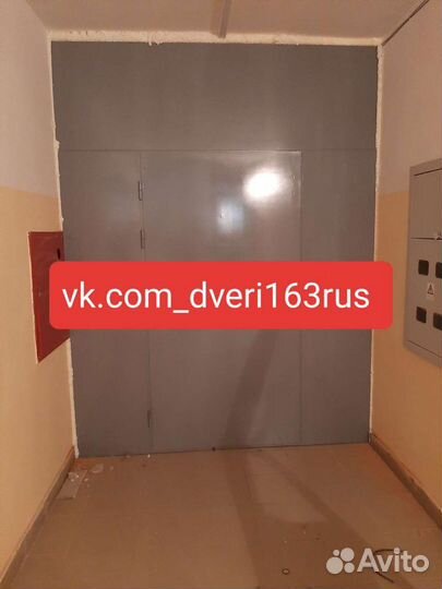 Входная металлическая дверь / Тамбурная дверь