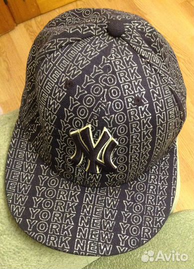 Бейсболка фирменная. Супер