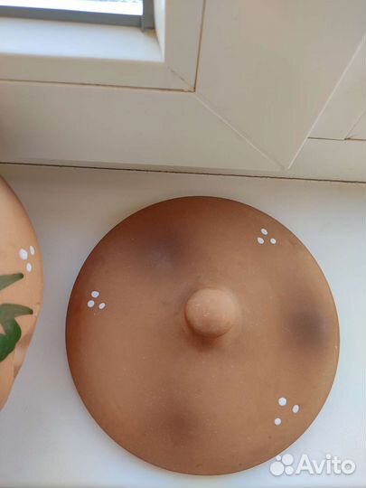 Глиняный горшок