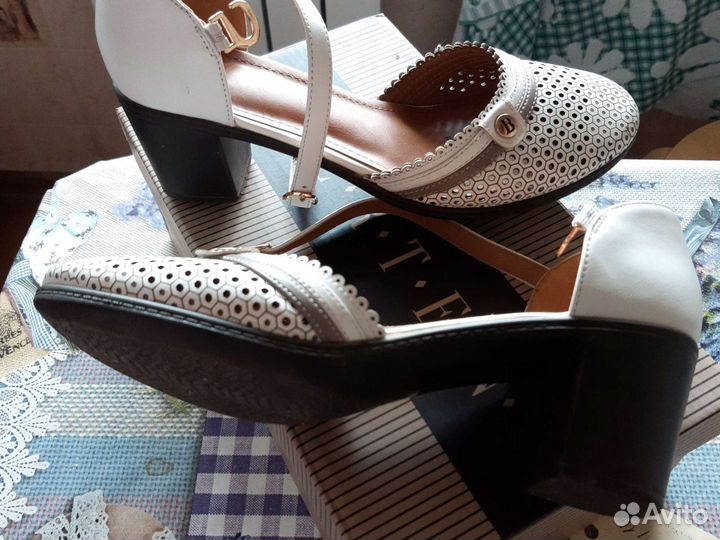 Босоножки женские 36 размер