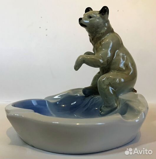 Фарфоровая пепельница с медведем. Германия