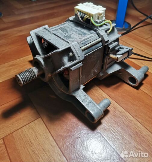 Двигататель стиральной машины