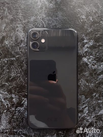 Телефон iPhone 11