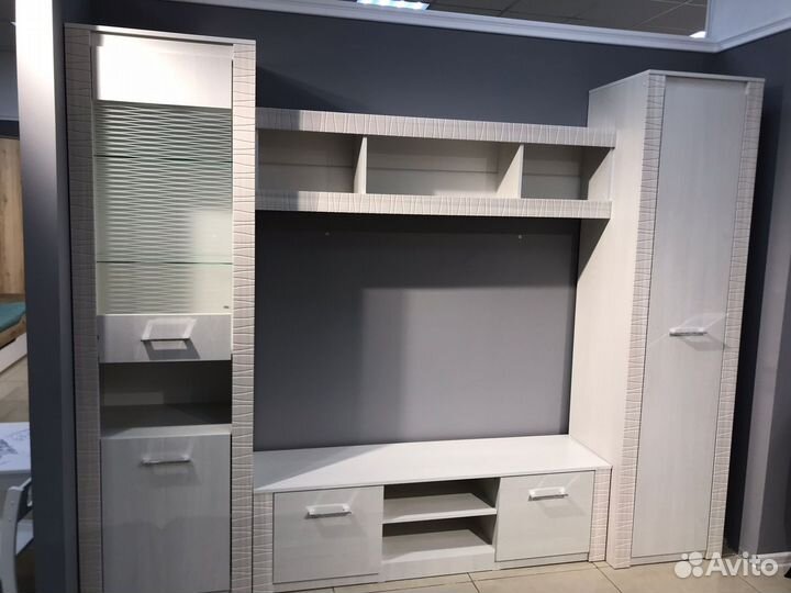 Полка настенная на заказ