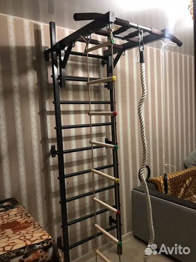 Турник рукоход на шведскую стенку