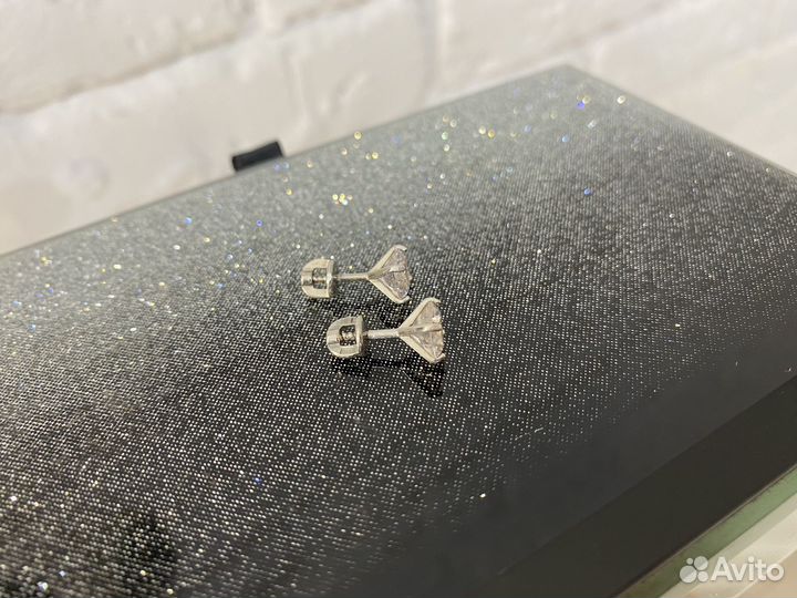 Серебряные серьги гвоздики