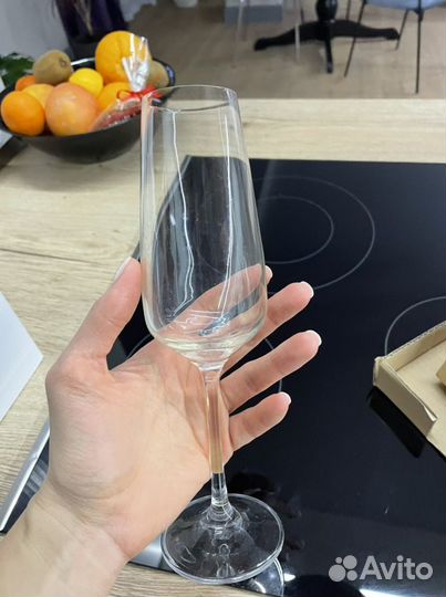 Бокалы под шампанское