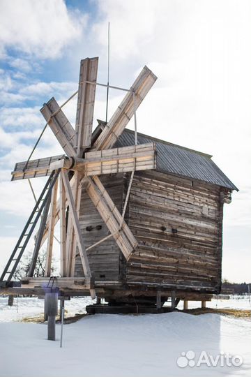 Остров Кижи зимой на судне на воздушной подушке