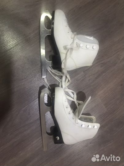 Коньки фигурные детские 30 размер
