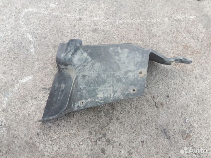 Пыльник двигателя боковой левый LADA Granta