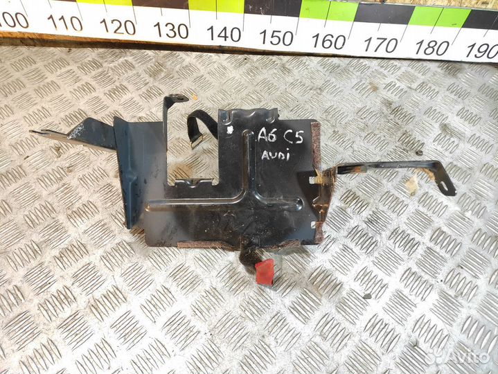 Крепление аккумулятора Audi A6 c5 C5