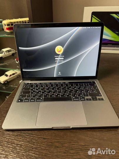 MacBook Pro 13 M1 8/512 2020