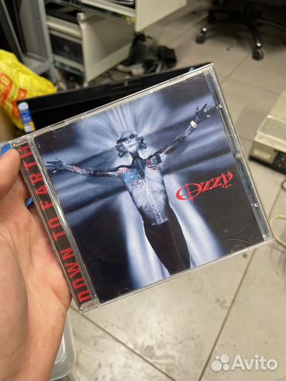 Фирменный cd ozzy osbourne down to earth