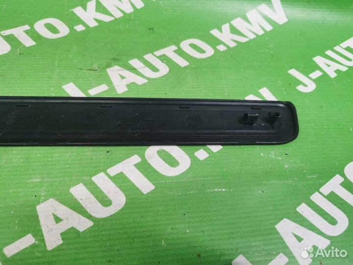 Накладка порога правая Toyota Avensis 3