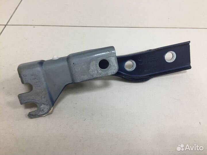 Петля капота правая Volkswagen Polo Sed RUS 2011