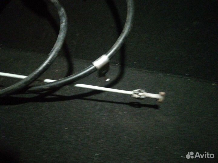 Трос стояночного тормоза (центральный)