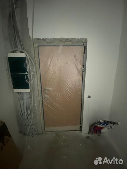 Дверь входная металлическая от застройщика