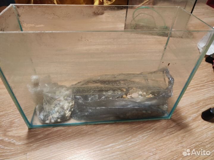 Отдам бесплатно аквариум