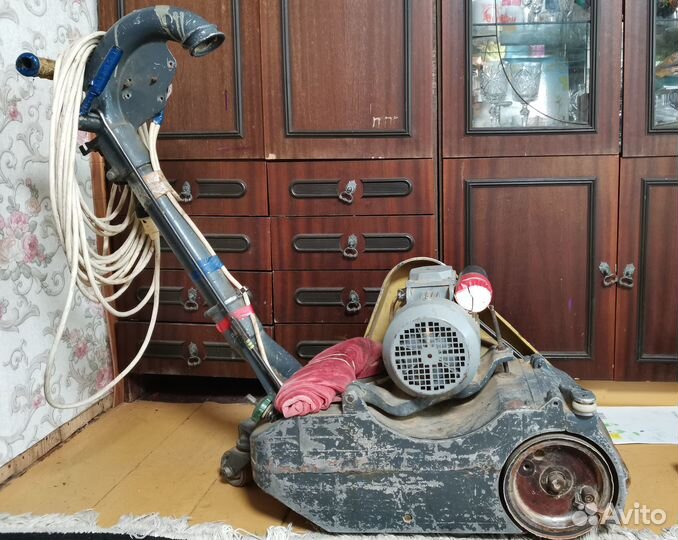 Паркетно шлифовальная машина