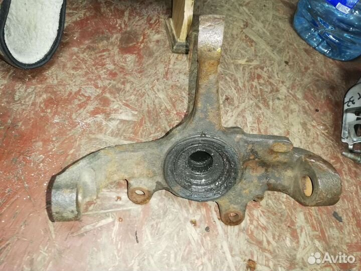 Кулак поворотный передний Опель Фронтера А