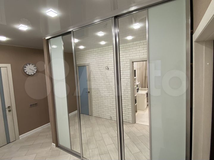 2-к. квартира, 64,7 м², 11/17 эт.